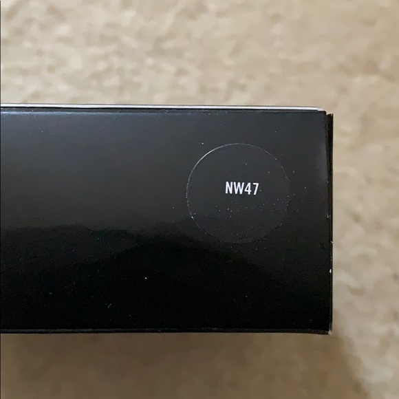 MAC Studio Tech Foundation in NW47 - Picture 3 of 5